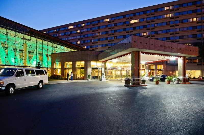 Ramada By Wyndham Buffalo Downtown Exterior foto
